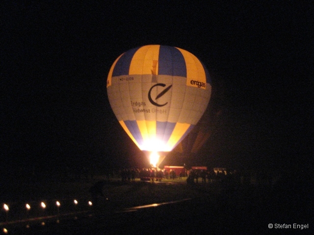 B-Laichingen-2007-26.jpg - Ballonglühen kommt immer gut an